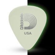 Immagine di Confezione da 100 plettri medi D'Addario Accessories, fosforescenti, in celluloide
