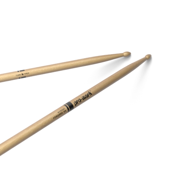 Immagine di Bacchette ProMark Classic Forward 5A in noce americano, punta ovale in legno