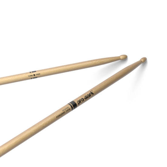 Immagine di Bacchette ProMark Classic Forward 747B in noce americano, punta ovale in legno