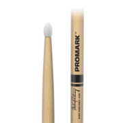 Immagine di Bacchette in hickory ProMark 420 con punta in nylon, design di Mike Portnoy