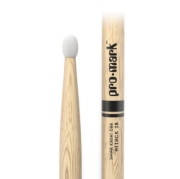 Immagine di Bacchette ProMark Classic Attack 2B in quercia Shira Kashi, punta ovale in nylon