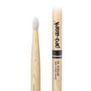 Immagine di Bacchette ProMark Classic Attack 5A in quercia Shira Kashi, punta ovale in nylon
