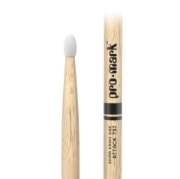 Immagine di Bacchette ProMark Classic Attack 727 in quercia Shira Kashi, punta ovale in nylon