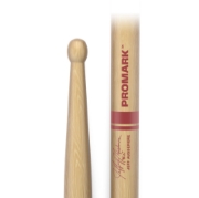 Immagine di Bacchette in hickory ProMark DC8 con punta in legno, design di Jeff Ausdemore