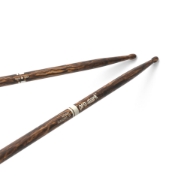 Immagine di Bacchette ProMark Classic Forward 2B FireGrain in noce americano, punta ovale in legno